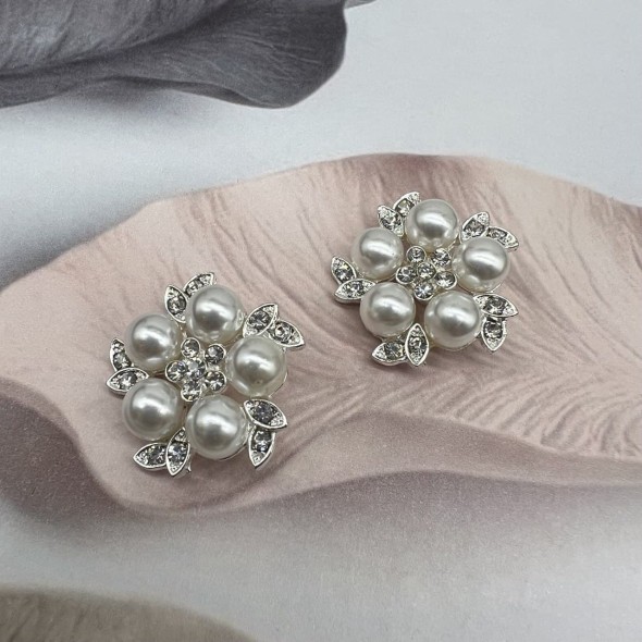 Пуговицы метал с жемчугом в виде цветов, на ножке, 23 мм