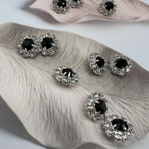 Пуговицы серебристый металл со стразами чёрного цвета и цвета кристалл, 16 мм