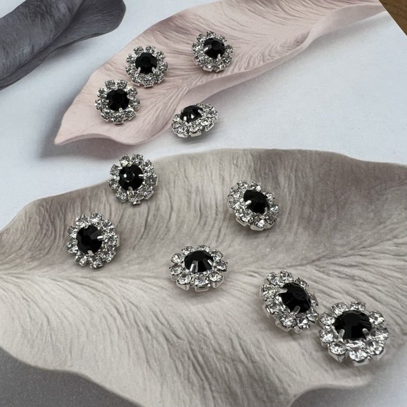 Пуговицы серебристый металл со стразами чёрного цвета и цвета кристалл, 16 мм