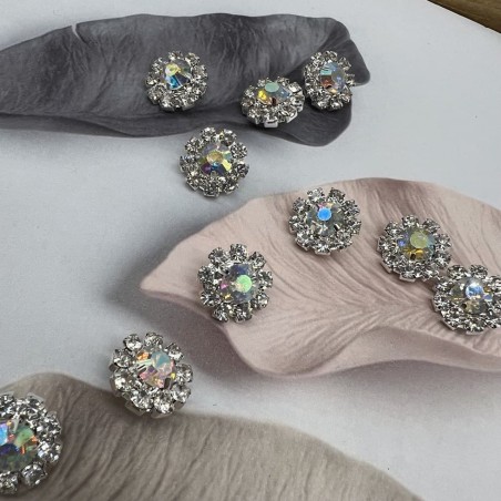Пуговицы серебристый металл со стразами цвета кристалл и хамелеон, на ножке, 16 мм
