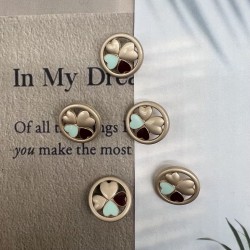 Пуговицы матовое золото, с декором в виде сердечек, покрытых цветной эмалью, 20 мм