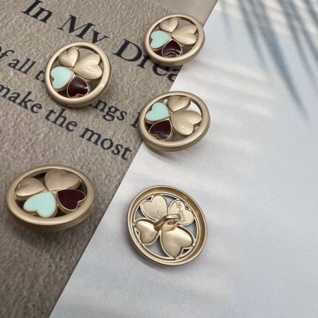 Пуговицы матовое золото, с декором в виде сердечек, покрытых цветной эмалью, 20 мм