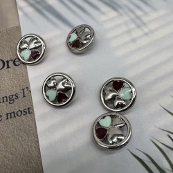 Пуговицы цвета серебра, с декором в виде сердечек, покрытых цветной эмалью, 20 мм