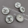 Пуговицы серебристый метал  с перламутром, декорированы мелкими стразами, 23 мм