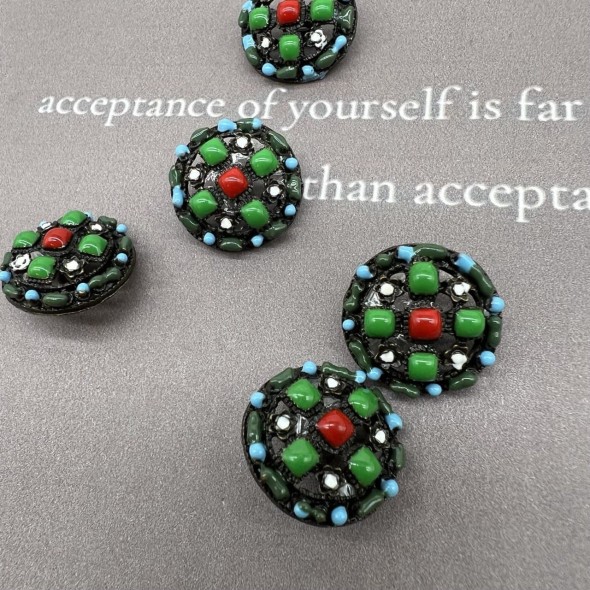 Пуговицы тёмный металл с яркой разноцветной эмалью, 17 мм
