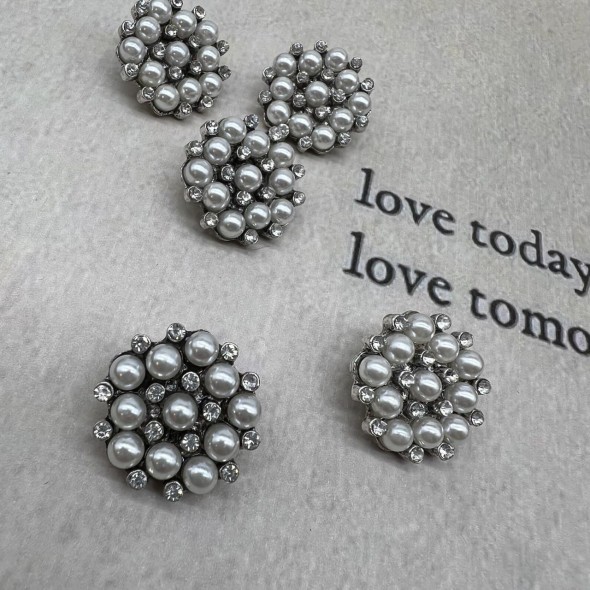 Пуговицы металл со стразами и жемчугом