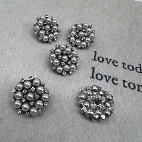 Пуговицы металл со стразами и жемчугом