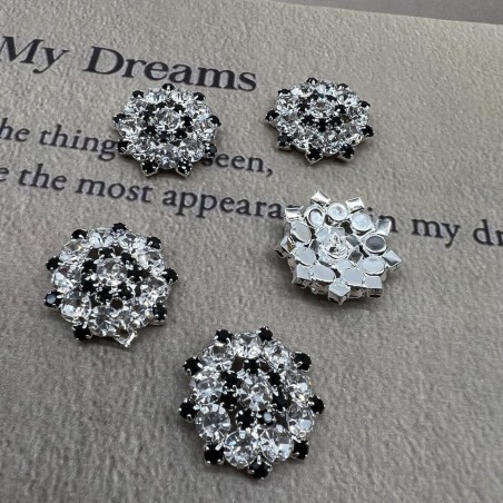 Пуговицы металл с чёрными и прозрачными стразами