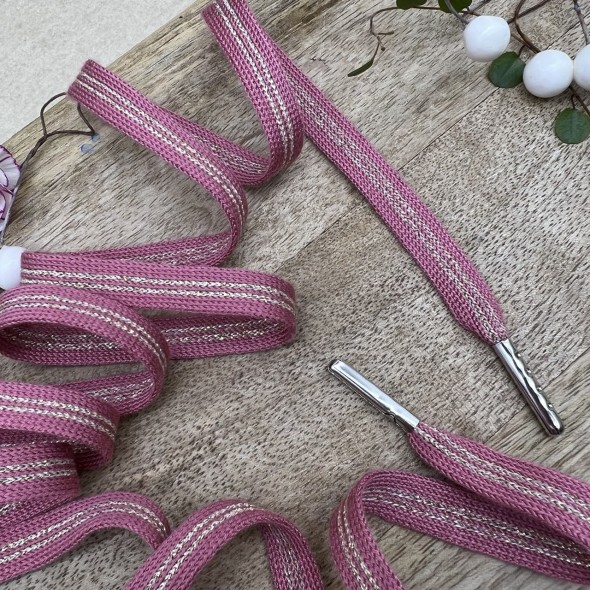 Шнурки трикотажные бруснично-розовые с золотистыми полосками