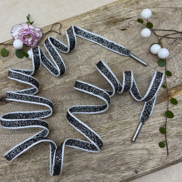 Шнурки трикотажные чёрные с люрексом и белыми полосками