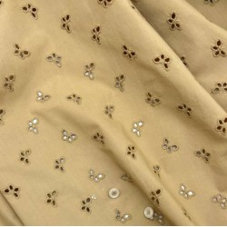 Ткань хлопок шитьё бежевого цвета с бабочками