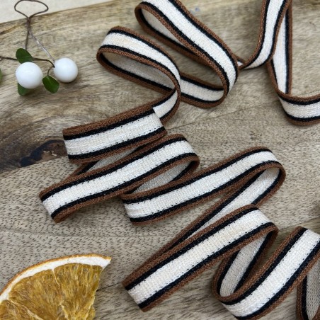 Шнурки трикотажные молочные с коричневыми и чёрными полосками