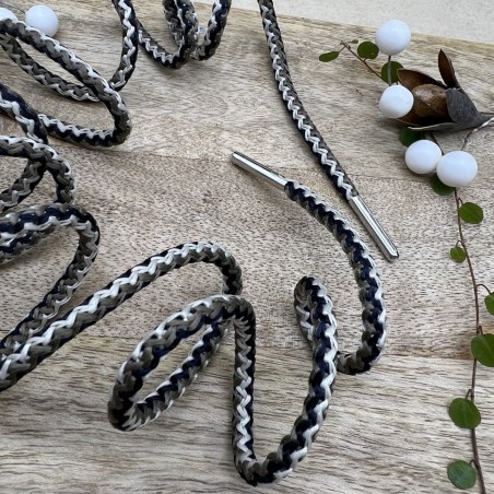 Шнурки кругловязаные цилиндрические с узором зигзаг