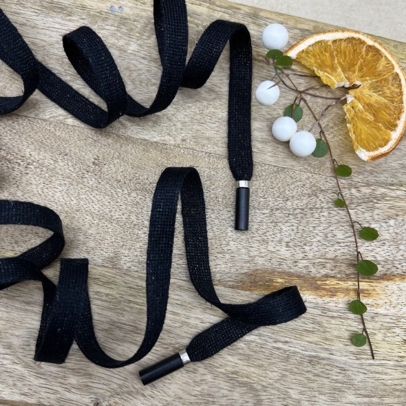 Шнурки трикотажные кругловязаные чёрные с блестящей нитью в тон