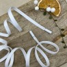 Шнурки белые из репсовой ленты с матовыми наконечниками в тон