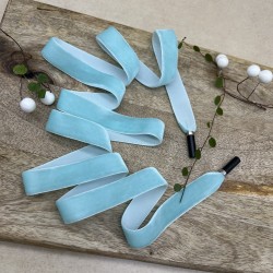 Шнурок бархатный светло-бирюзовый с чёрными концевиками, 18 мм