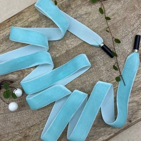 Шнурок бархатный светло-бирюзовый с чёрными концевиками, 18 мм