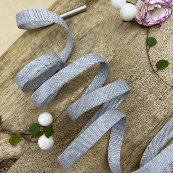 Шнурок трикотажный кругловязаный серый с люрексом, 10 мм