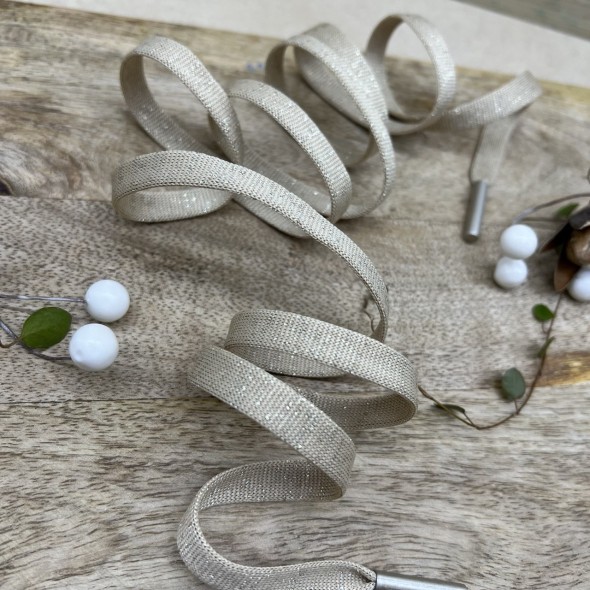 Шнурок трикотажный кругловязаный золотистый бежевый с люрексом,10 мм