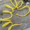 Шнурок трикотажный кругловязаный ярко-желтый с прорезиненными наконечниками