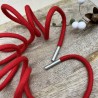 Шнурок трикотажный кругловязаный красный с серебристыми наконечниками