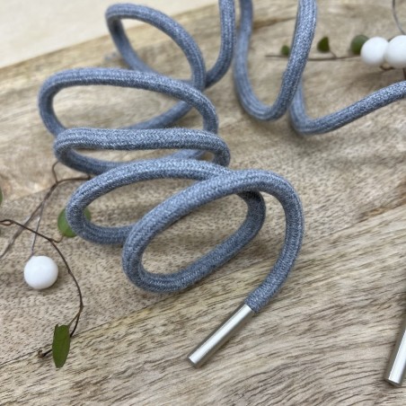 Шнурок трикотажный кругловязаный серый с серебристыми наконечниками