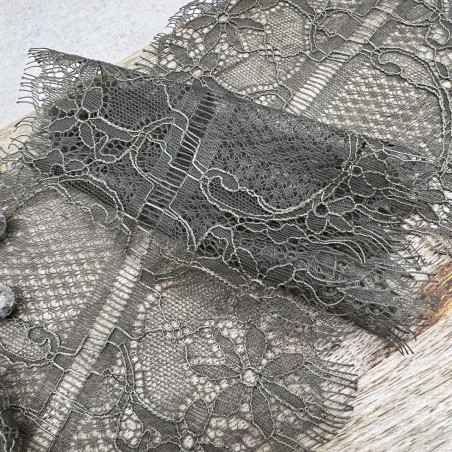 Кружево ажурное тонкое цвета хаки, ширина 14 см