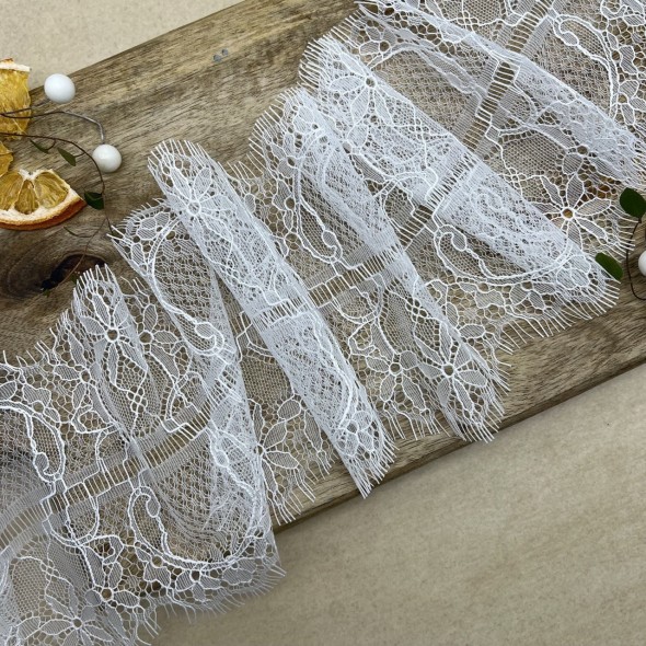 Кружево ажурное тонкое молочного цвета, ширина 14 см