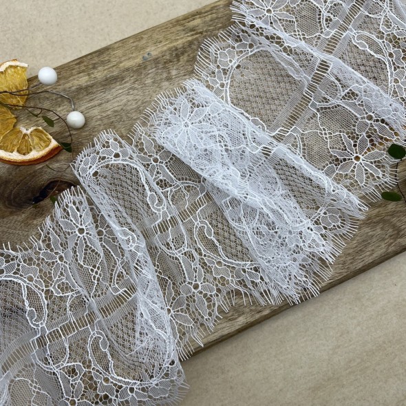Кружево ажурное тонкое молочного цвета, ширина 14 см
