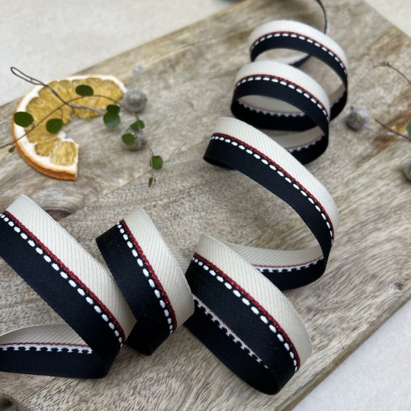 Тесьма репсовая в полоску с красной блестящей полоской, 20 мм