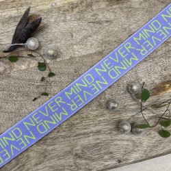 Резинка эластичная для пояса, сиреневая с ярким текстом, 2,5 см