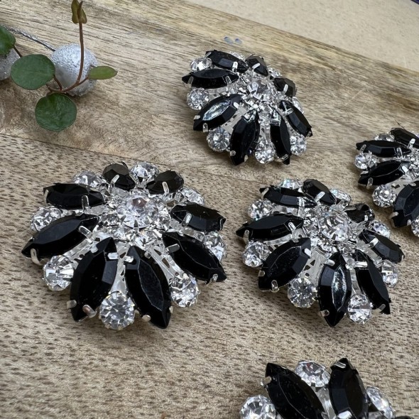 Пуговицы крупные декоративные с чёрными стразами, 40 мм