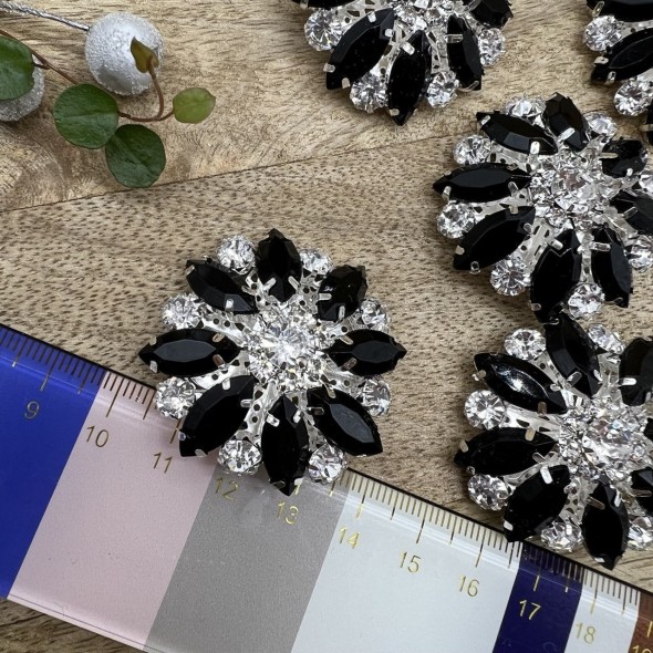 Пуговицы крупные декоративные с чёрными стразами, 40 мм