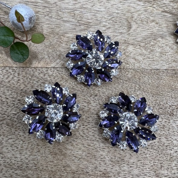 Пуговицы из серебристого металла со стразами темно-фиолетового цвета, 28 м