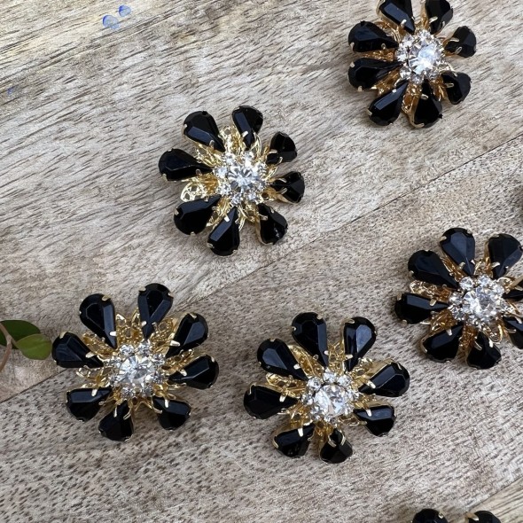 Пуговицы  золотистый метал со стразами чёрного цвета, 28 мм