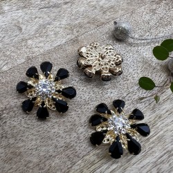 Пуговицы  золотистый метал со стразами чёрного цвета, 28 мм