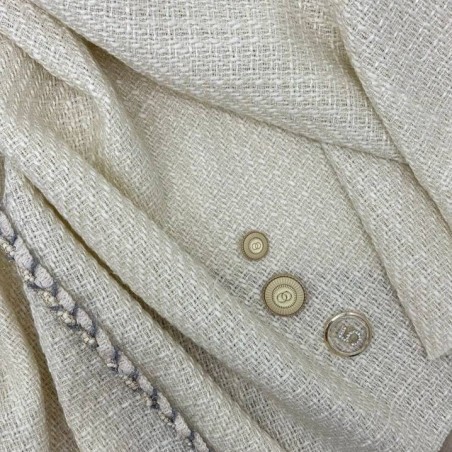 Твид однотонный классический сливочно-молочный с блестящей нитью в тон