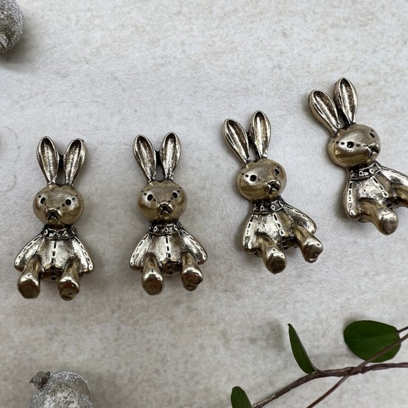 Пришивной элемент заяц цвета тёмного золота, 1.6*2.9 мм