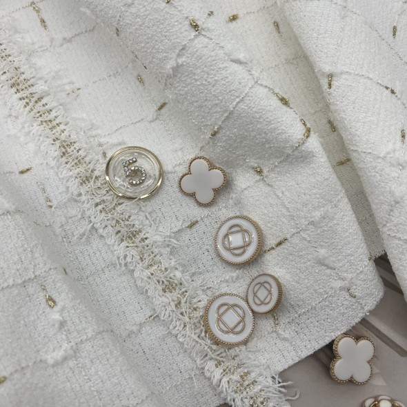 Ткань твид белый в клетку с золотистым люрексом