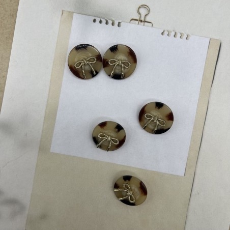 Пуговицы бежевые пластик на ножке с бантиками, 25 мм