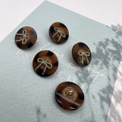 Пуговицы коричневые пластик на ножке с бантиками, 20 мм