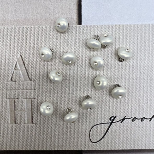 Пуговицы блузочные жемчуг на ножке со стразами, 9 мм