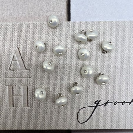 Пуговицы блузочные жемчуг на ножке со стразами, 9 мм