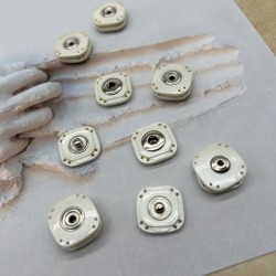 Кнопки пластик пришивные, 22 мм