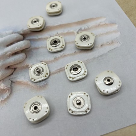 Кнопки пластик пришивные, 22 мм