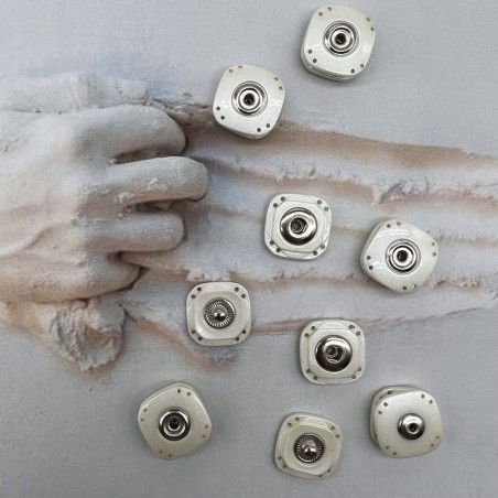 Кнопки пластик пришивные, 22 мм