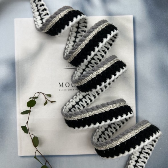 Тесьма текстильная из мягких нитей с серебристым люрексом, 2 см