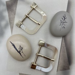 Пряжка металлическая с пластиковыми вставками, 3.5 см