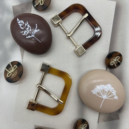 Пряжка металлическая с пластиковыми вставками, 3.5 см