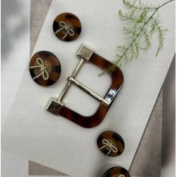 Пряжка металлическая с пластиковыми вставками, 3.5 см